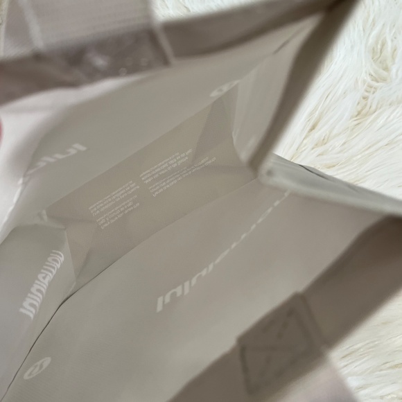 Lululemon "Lululemon group of three reusable tote bags in color mix" NWT - Picture 12 of 16